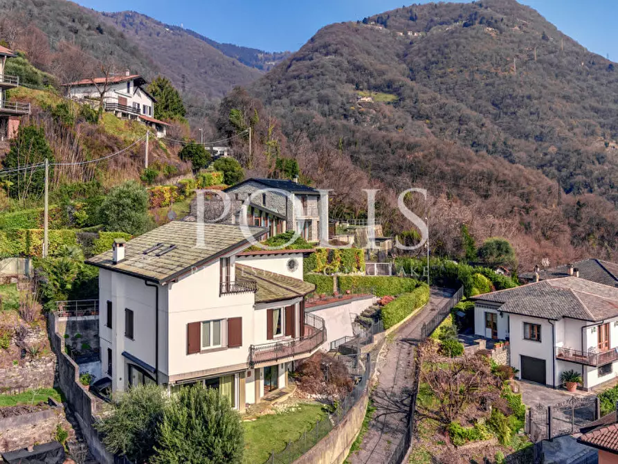 Immagine 7 di Villa in vendita  in via Gentrino a Cernobbio