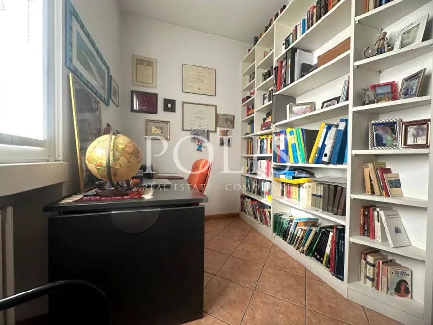 Immagine 21 di Villa in vendita  in via Gentrino a Cernobbio