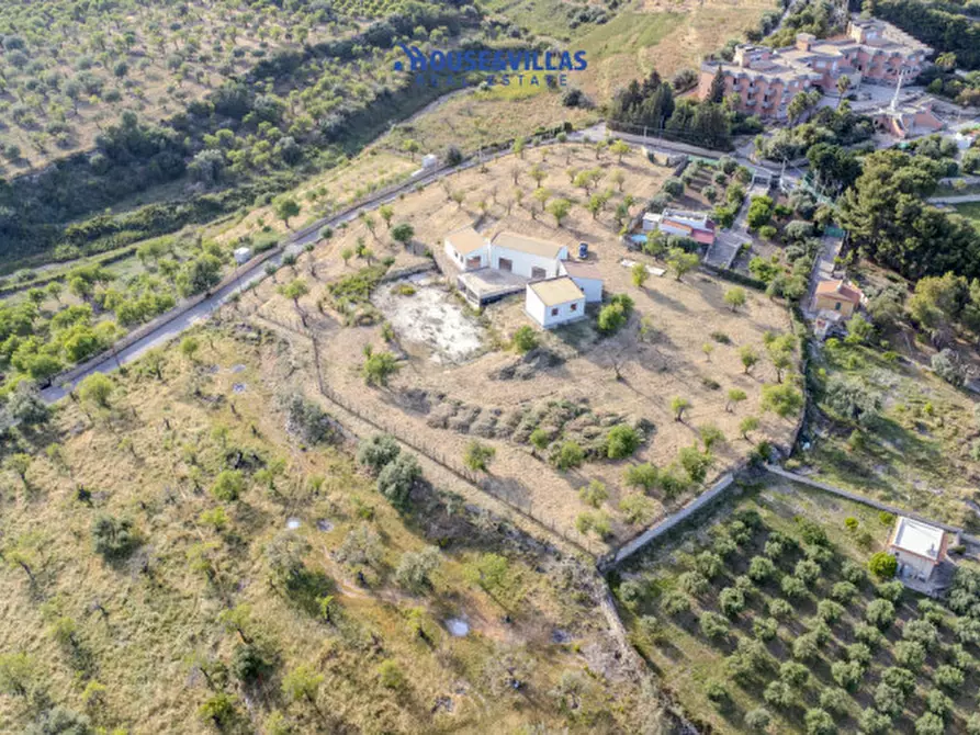 Immagine 3 di Villa in vendita  in via tavolacci a Avola