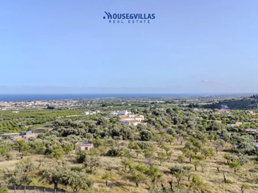 Immagine 5 di Villa in vendita  in via tavolacci a Avola