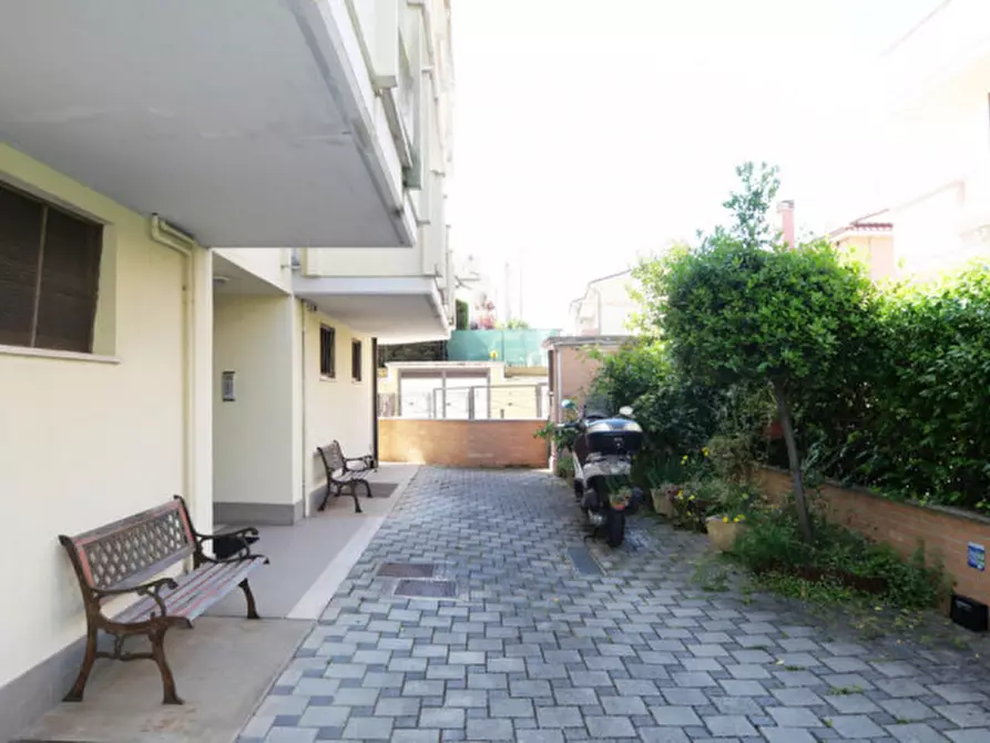 Immagine 40 di Appartamento in vendita  in Via Monti Della Laga a Pescara