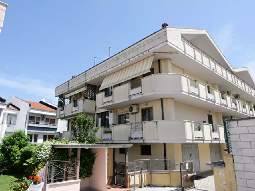 Immagine 43 di Appartamento in vendita  in Via Monti Della Laga a Pescara