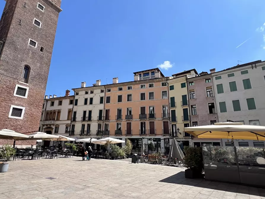 Immagine 10 di Appartamento in affitto  in piazza erbe a Vicenza