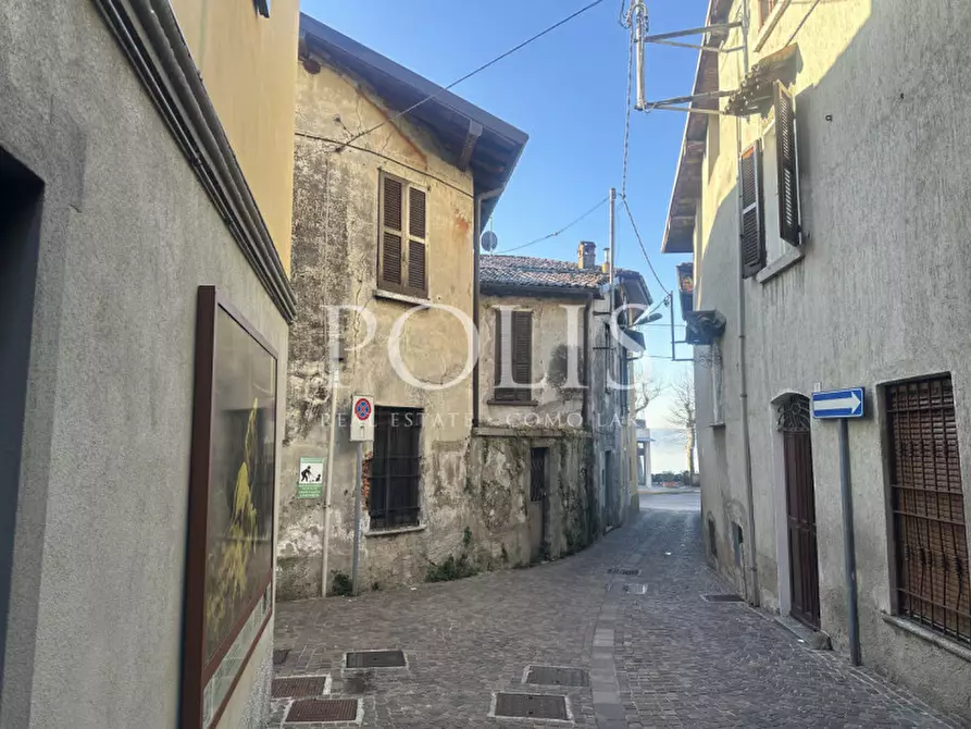 Immagine 1 di Appartamento in vendita  in VIA GARIBALDI 2 a Pusiano