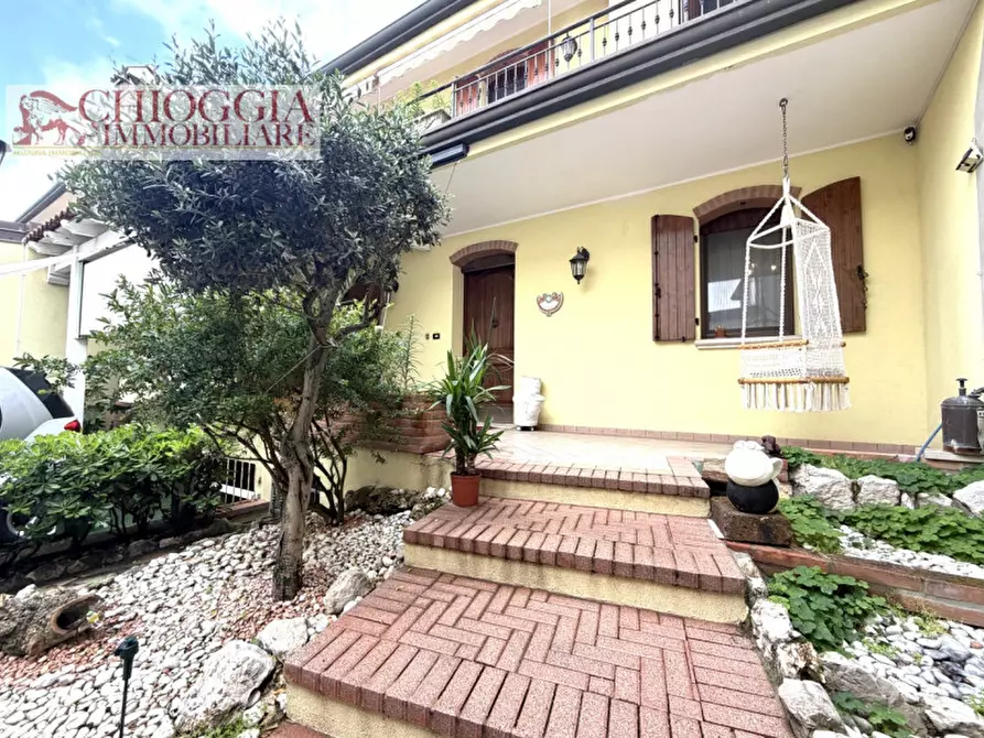 Immagine 1 di Casa indipendente in vendita  in via amaranto a Chioggia