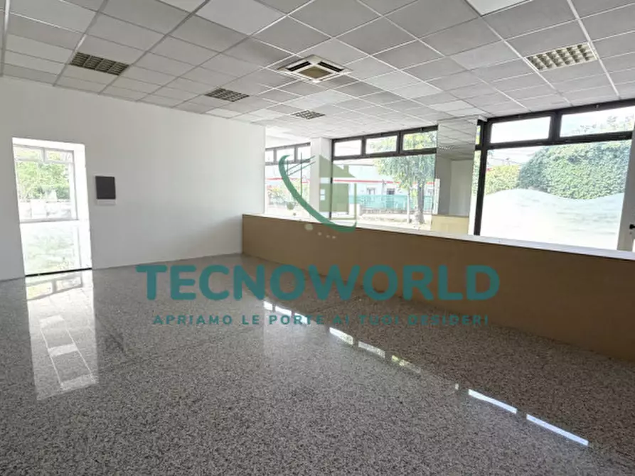 Immagine 6 di Negozio in affitto  in via iv novembre a Thiene