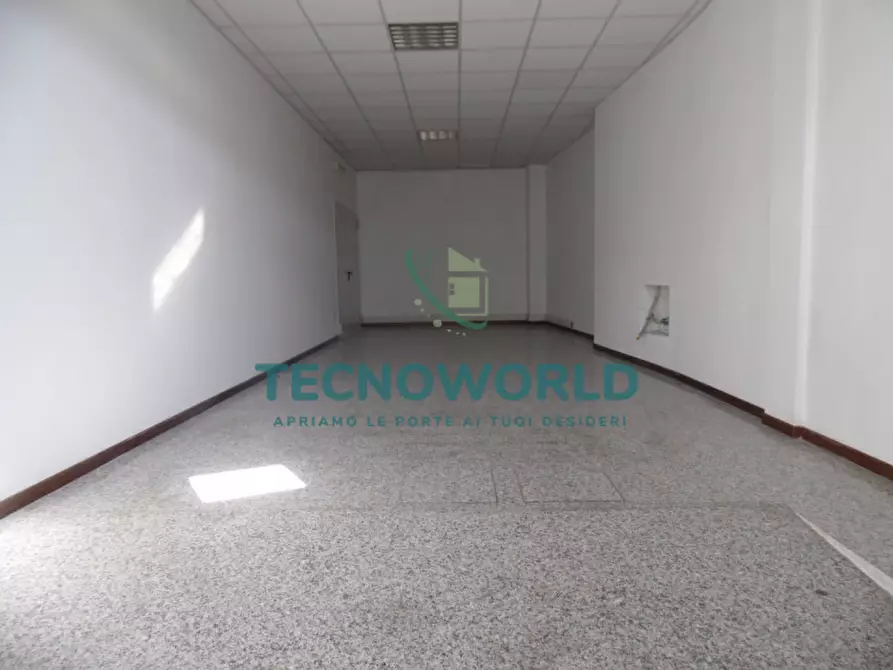Immagine 9 di Negozio in affitto  in via iv novembre a Thiene