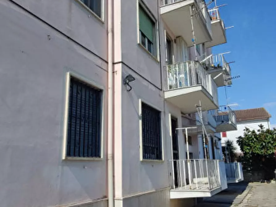Immagine 1 di Appartamento in vendita  in VIA E.PERITO a Eboli