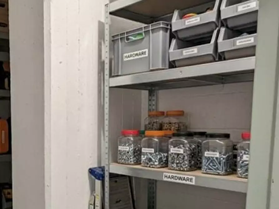 Immagine 7 di Cantina in vendita  in Viale Giorgio Ribotta, 21 a Roma