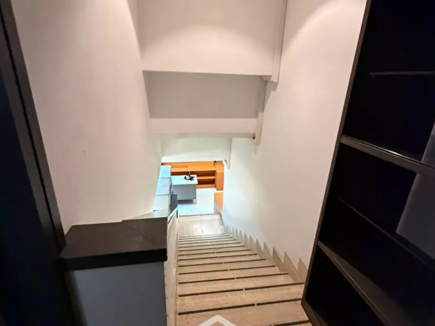 Immagine 10 di Negozio in affitto  in via lupiae,44/b a Lecce