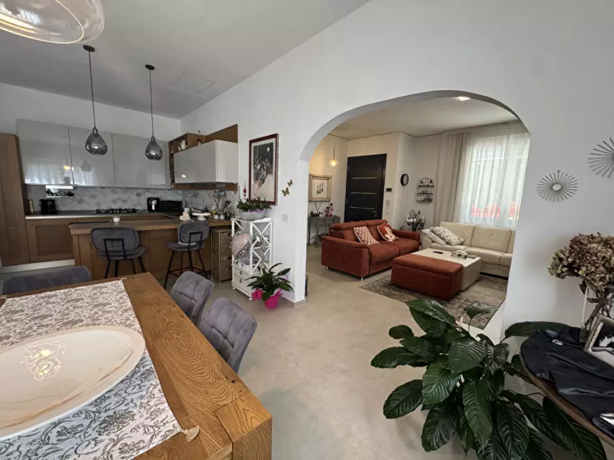 Immagine 1 di Villa in vendita  in Via Sant'Alberto 19 a Badia Polesine