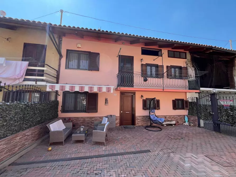 Immagine 1 di Casa indipendente in vendita  in Via Renzo Scognamiglio, 57 a Rivarolo Canavese