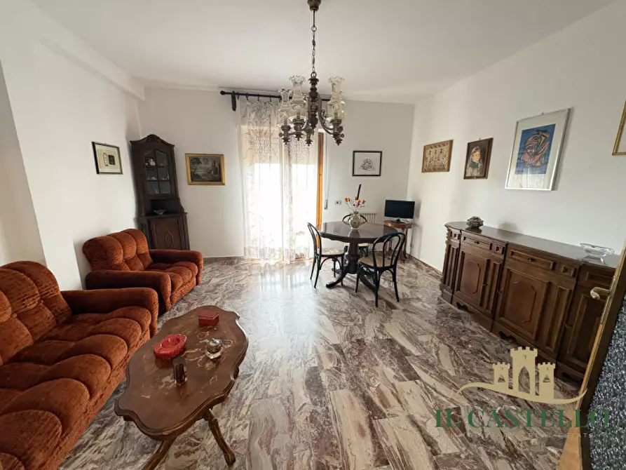 Immagine 1 di Appartamento in vendita  a Cortona
