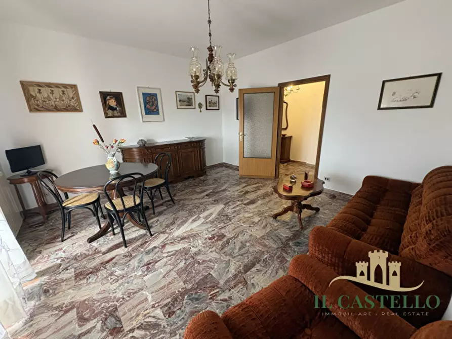 Immagine 3 di Appartamento in vendita  a Cortona