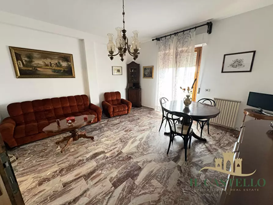 Immagine 4 di Appartamento in vendita  a Cortona