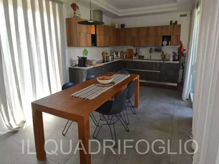 Immagine 7 di Villa in vendita  a Cesena