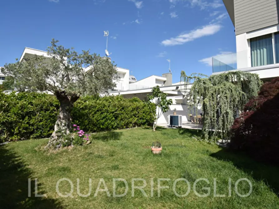 Immagine 24 di Villa in vendita  a Cesena