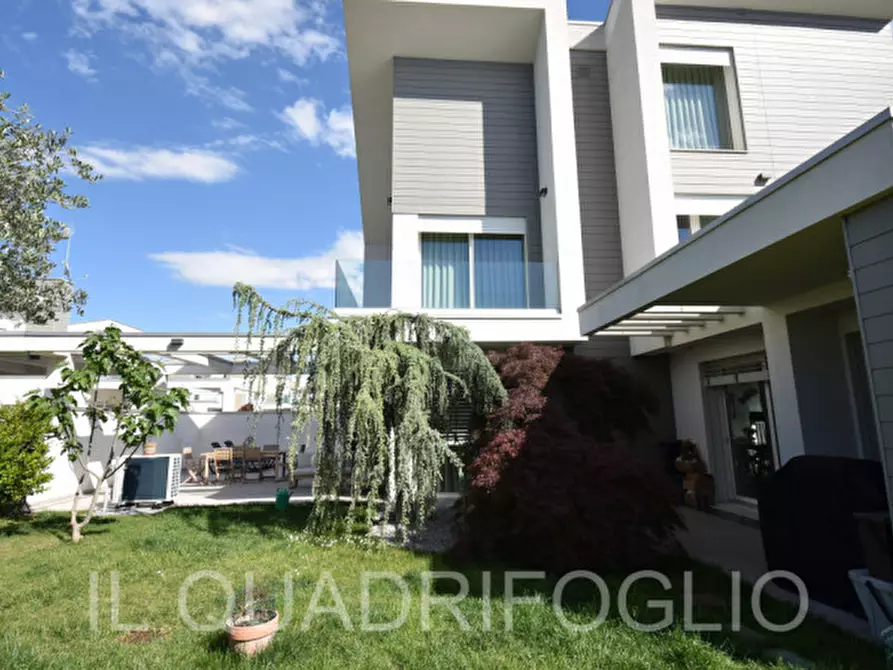 Immagine 25 di Villa in vendita  a Cesena