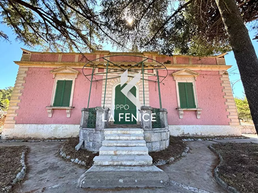 Immagine 1 di Villa in vendita  in contrada Laureto a Fasano