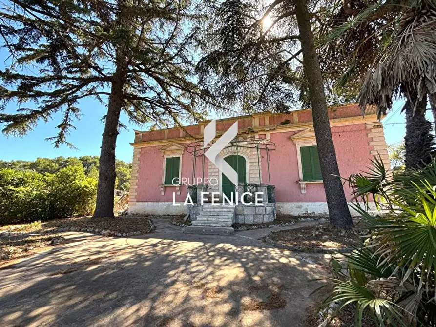 Immagine 2 di Villa in vendita  in contrada Laureto a Fasano