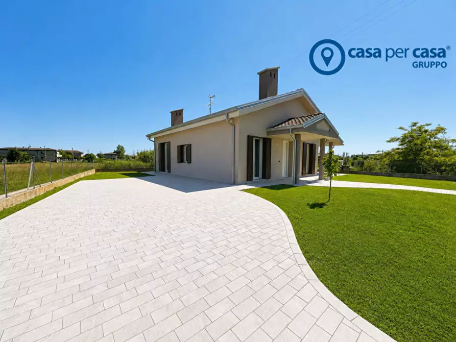 Immagine 3 di Casa indipendente in vendita  in Via Livelli a Porto Viro