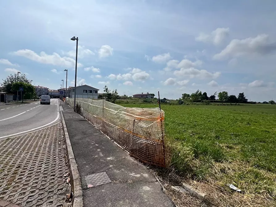 Immagine 7 di Terreno in vendita  a Piove Di Sacco
