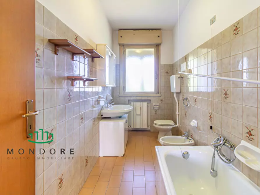 Immagine 25 di Appartamento in vendita  in Via Enrico De Nicola a Bologna