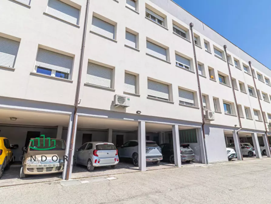 Immagine 34 di Appartamento in vendita  in Via Enrico De Nicola a Bologna