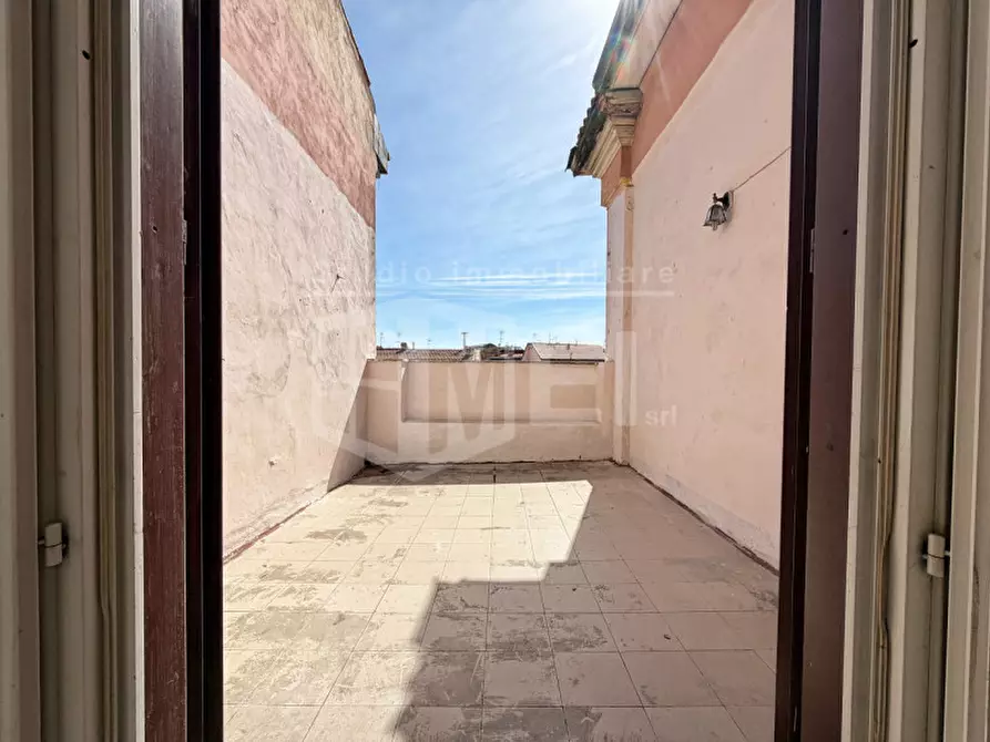 Immagine 8 di Appartamento in vendita  in Via Mentana a Livorno