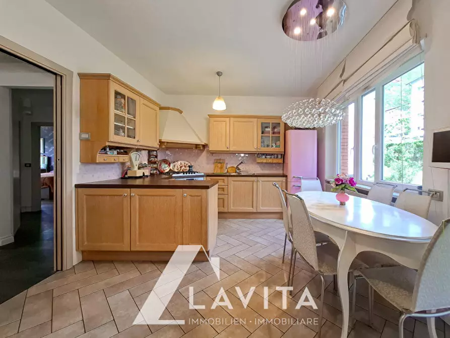 Immagine 10 di Appartamento in vendita  in Via Castel Weinegg - Weineggstraße a Bolzano