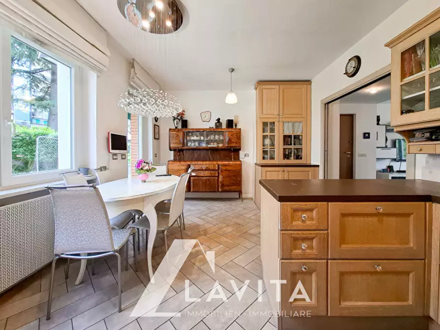 Immagine 11 di Appartamento in vendita  in Via Castel Weinegg - Weineggstraße a Bolzano