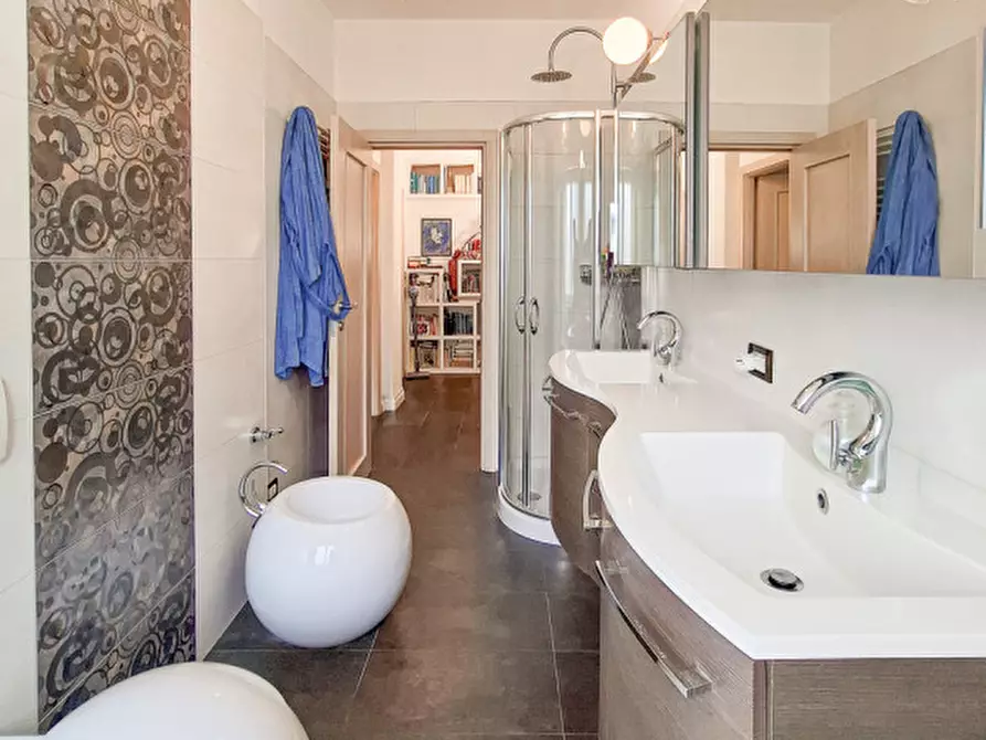 Immagine 21 di Appartamento in vendita  in Via Castel Weinegg - Weineggstraße a Bolzano