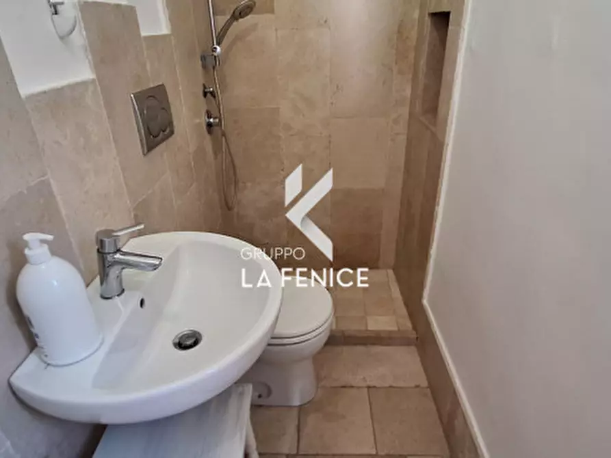 Immagine 28 di Appartamento in vendita  in via Aprile a Locorotondo