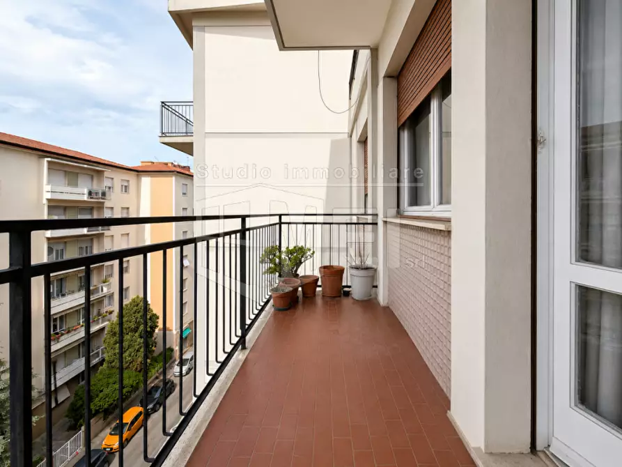 Immagine 7 di Appartamento in vendita  in via delle siepi 54 a Livorno