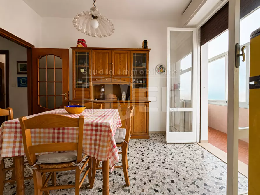 Immagine 11 di Appartamento in vendita  in via delle siepi 54 a Livorno