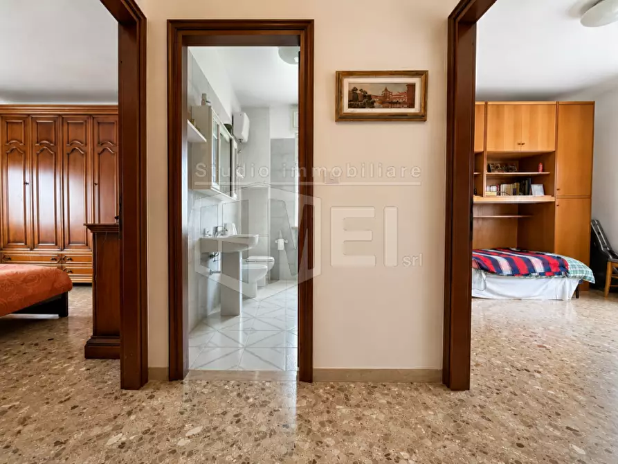 Immagine 16 di Appartamento in vendita  in via delle siepi 54 a Livorno