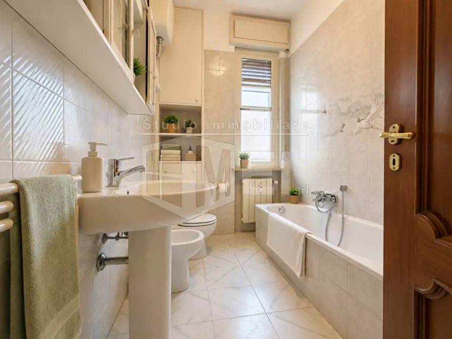 Immagine 25 di Appartamento in vendita  in via delle siepi 54 a Livorno