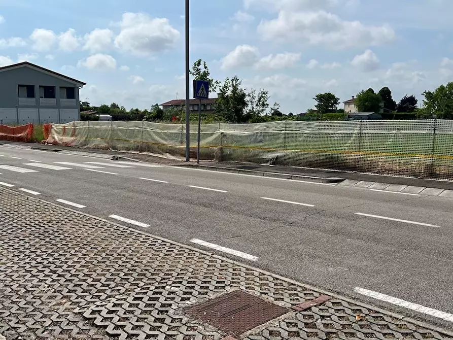 Immagine 6 di Terreno in vendita  a Piove Di Sacco
