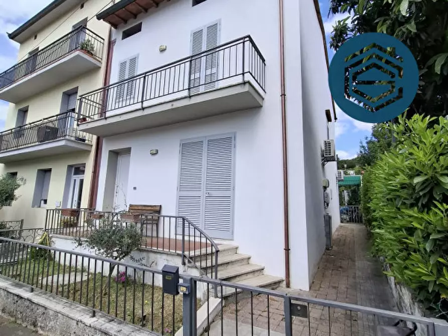 Immagine 40 di Casa indipendente in vendita  in Via Ferdinando I De' Medici 9 a Poggio A Caiano