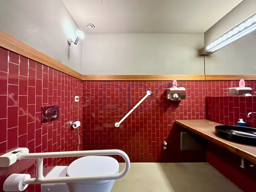 Immagine 11 di Attività commerciale in vendita  in Corso Vittorio Emanuele II 24 a Torino
