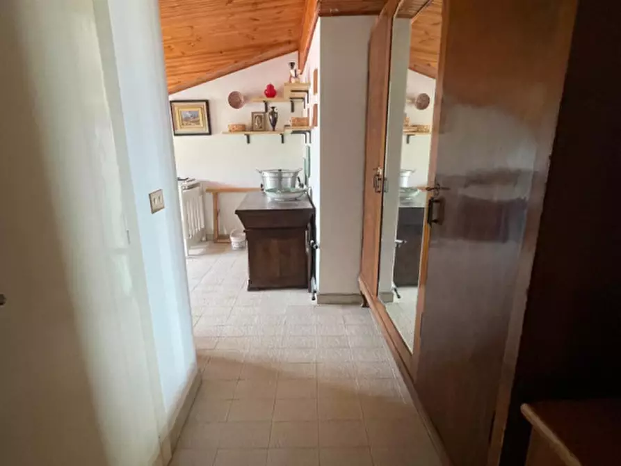 Immagine 4 di Appartamento in vendita  in Viale Principe Umberto a Tramutola