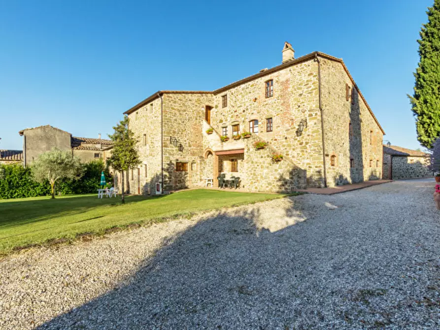 Immagine 6 di Agriturismo in vendita  a Passignano Sul Trasimeno