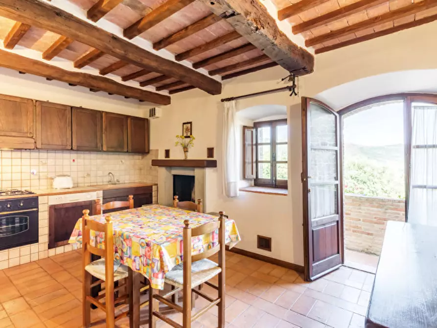Immagine 15 di Agriturismo in vendita  a Passignano Sul Trasimeno