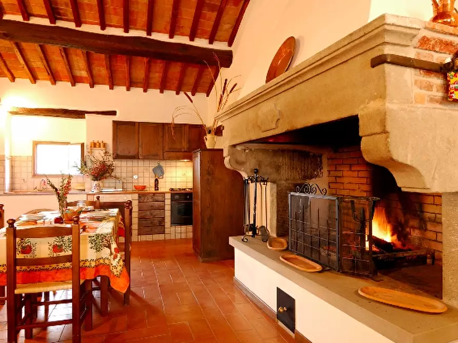 Immagine 25 di Agriturismo in vendita  a Passignano Sul Trasimeno