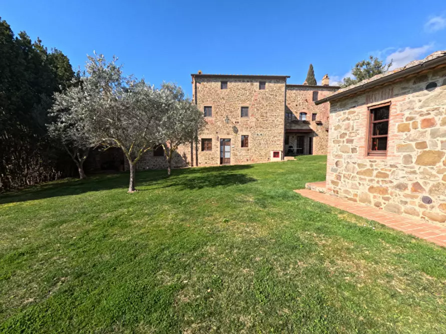 Immagine 31 di Agriturismo in vendita  a Passignano Sul Trasimeno