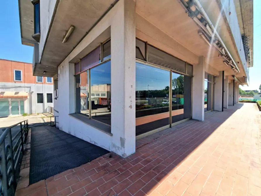 Immagine 3 di Negozio in vendita  in Via Marco Polo a Mestrino