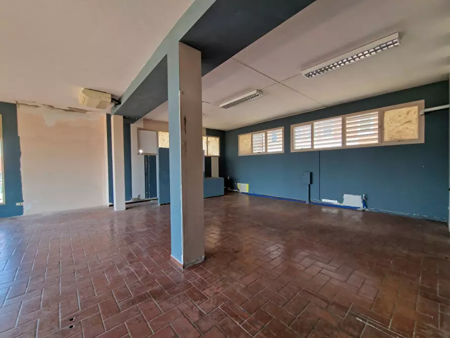 Immagine 10 di Negozio in vendita  in Via Marco Polo a Mestrino