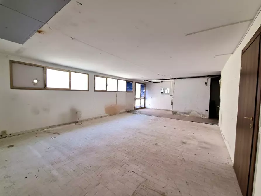 Immagine 13 di Negozio in vendita  in Via Marco Polo a Mestrino