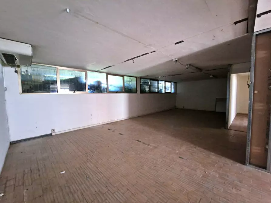 Immagine 14 di Negozio in vendita  in Via Marco Polo a Mestrino