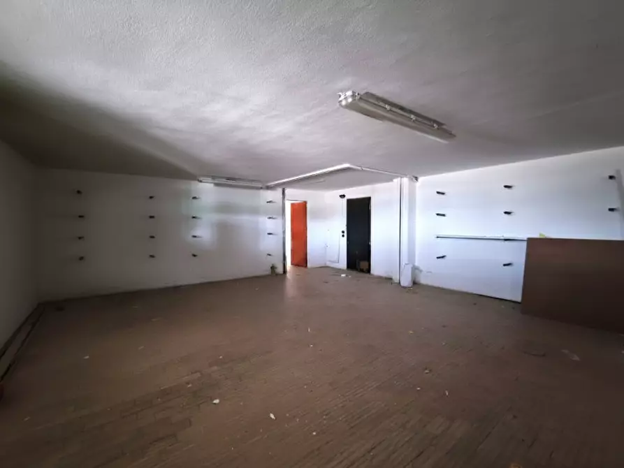 Immagine 15 di Negozio in vendita  in Via Marco Polo a Mestrino